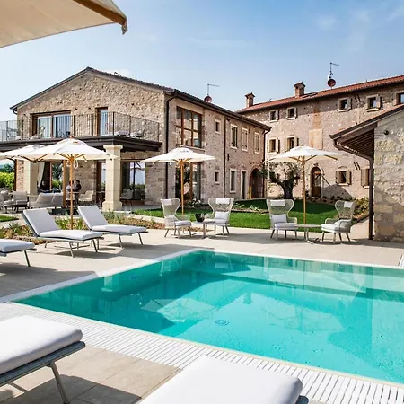 Magari Estates Boutique *