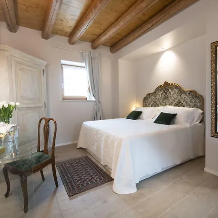 Magari Estates Boutique *